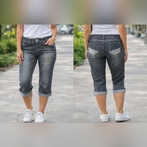 NWOT Women's Gray Denim Capri Jeans W/ Gems On Buttons